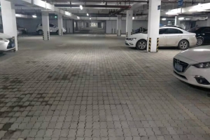 湖南株洲，某小區(qū)地下停車廠